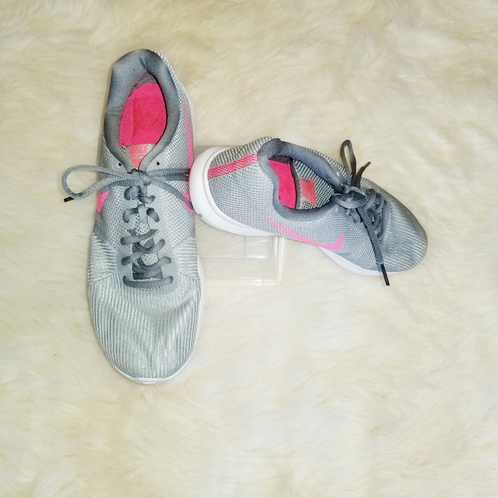 EUC Nike Women's Shoes